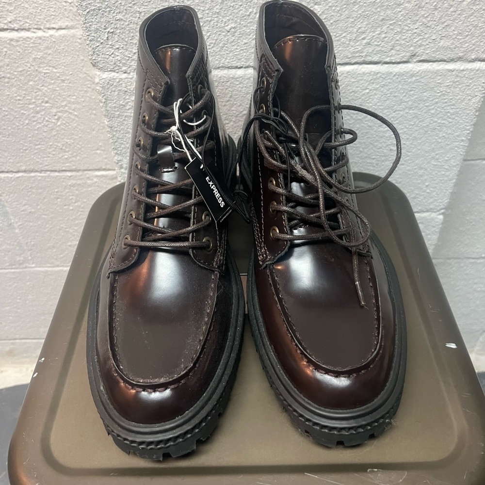 Express Men's Leather Lace-Up Boots in Rich Brown. Size 9 - Picture 2 of 6